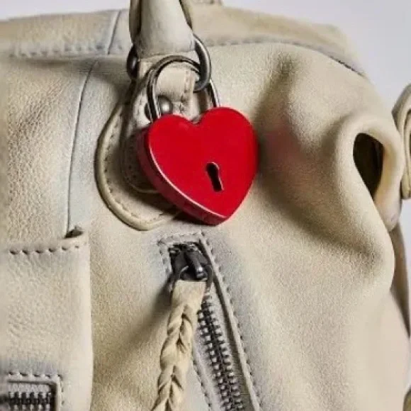 Free People Heart Lock - Picture 3 of 4